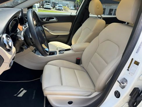 Used 2019 Mercedes-Benz GLA 250 image 12