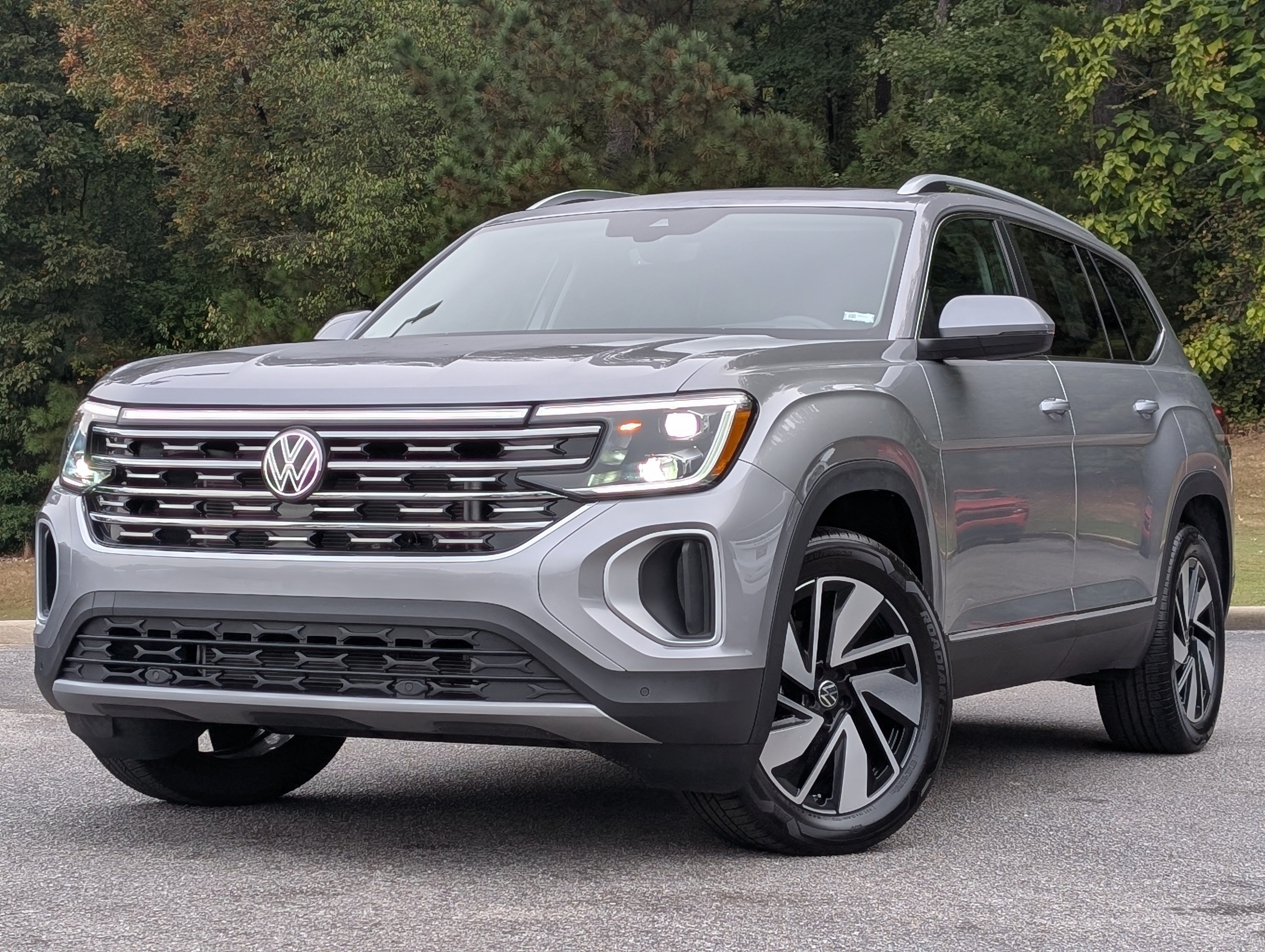 Used 2026 Volkswagen Atlas SEL AWD/4WD image 4
