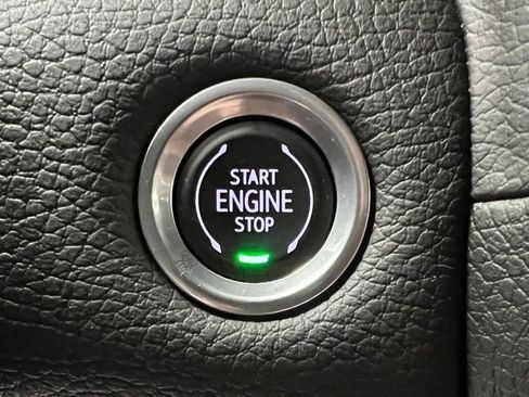 Used 2022 GMC Yukon XL Denali AWD/4WD image 33