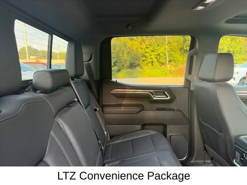 Used 2022 Chevrolet Silverado 1500 LTZ w/ LTZ Premium Package AWD/4WD image 13