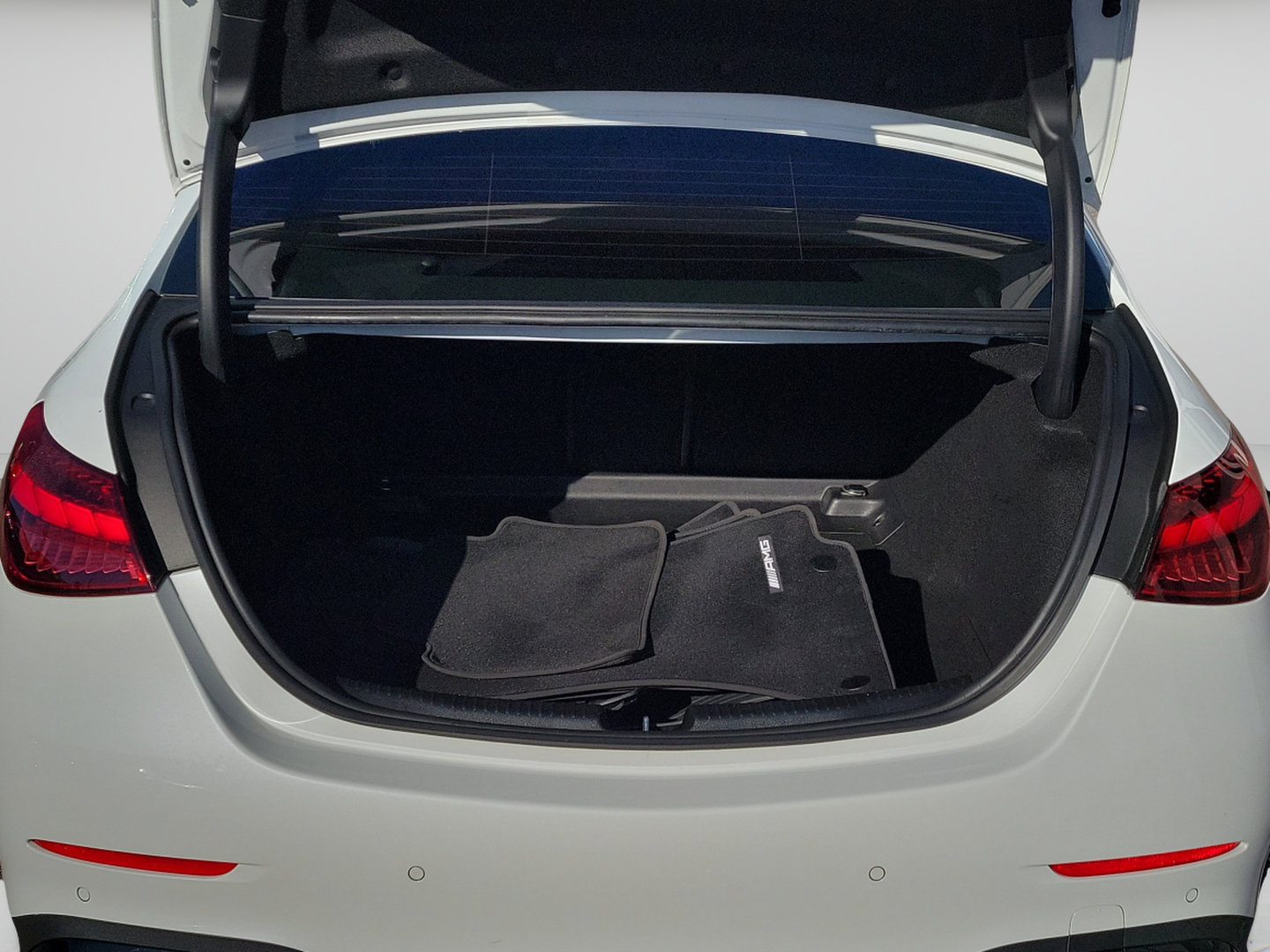 Used 2022 Mercedes-Benz C 300 Sedan image 5
