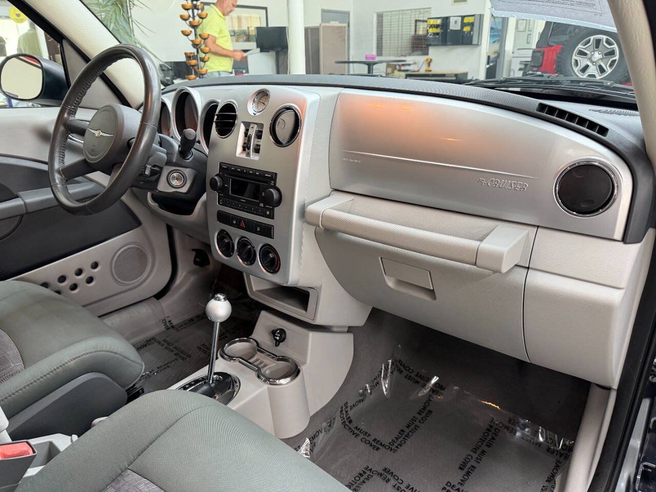 Used 2010 Chrysler PT Cruiser FWD image 18