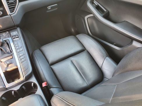 Used 2018 Porsche Macan S image 15