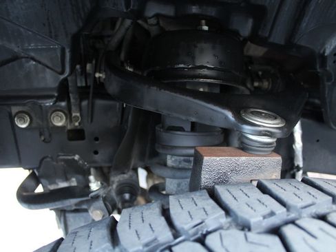 Used 2014 RAM 1500 Laramie w/ Convenience Group image 12