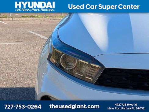 Used 2024 Kia Forte LXS w/ LXS Technology Package FWD image 9
