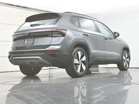 Certified 2025 Volkswagen Taos S AWD/4WD image 32