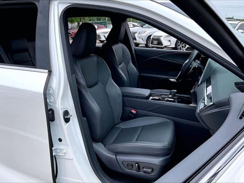 Used 2025 Lexus RX 350 FWD w/ Technology Package image 8