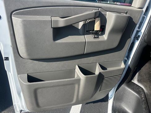 New 2025 Chevrolet Express 2500 Work Van w/ Enhanced Convenience Package image 15