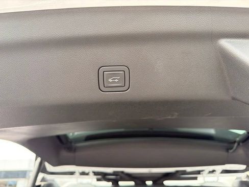 Used 2026 GMC Yukon AT4 Ultimate w/ LPO, Floor Liner Package AWD/4WD image 18