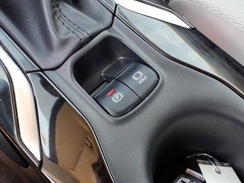 Used 2022 Toyota Corolla LE image 17