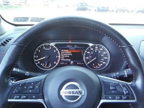 Used 2022 Nissan Sentra SR w/ SR Premium Package FWD image 27