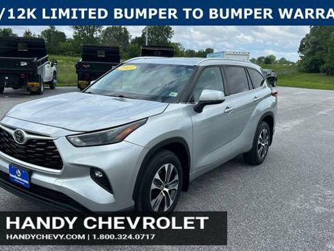 Used 2021 Toyota Highlander XLE AWD/4WD image 7