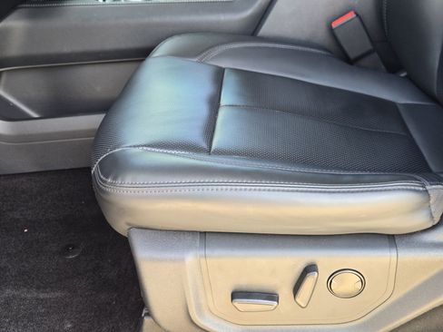 Used 2023 Ford Expedition XLT RWD image 31