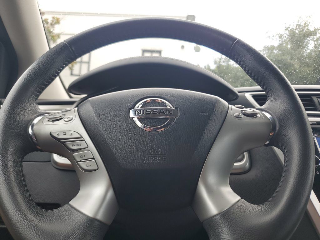 Used 2017 Nissan Murano SV FWD image 25