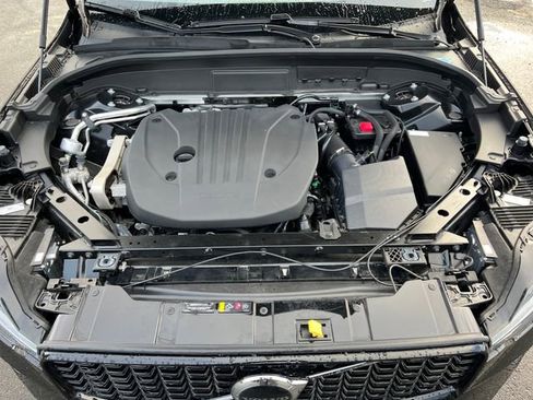 Used 2025 Volvo XC60 B5 Plus image 33