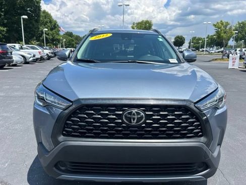 Used 2022 Toyota Corolla Cross LE FWD image 2