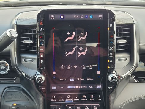 New 2025 RAM 3500 Limited image 15