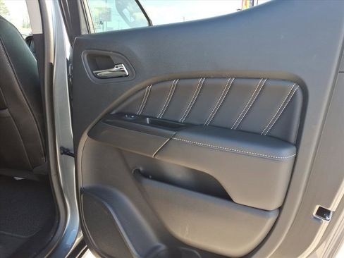 Used 2022 GMC Canyon Denali image 10