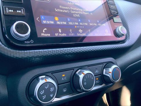 Used 2024 Nissan Kicks SV image 27