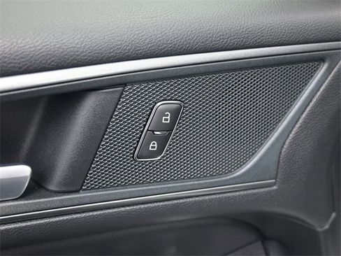 Used 2024 Ford Edge SE image 21