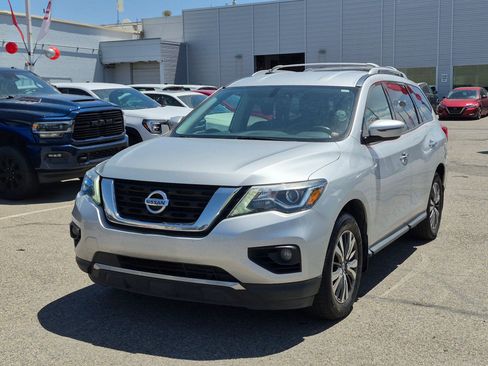 Used 2017 Nissan Pathfinder SV AWD/4WD image 10