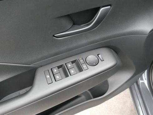 New 2025 Hyundai Kona SEL FWD image 13