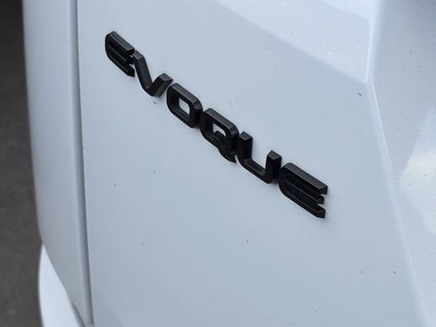 Used 2022 Land Rover Range Rover Evoque R-Dynamic SE image 8