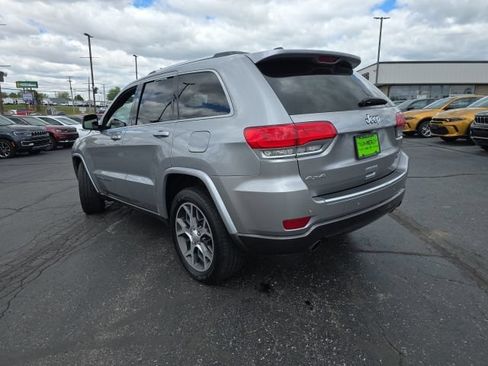 Used 2018 Jeep Grand Cherokee Limited AWD/4WD image 5
