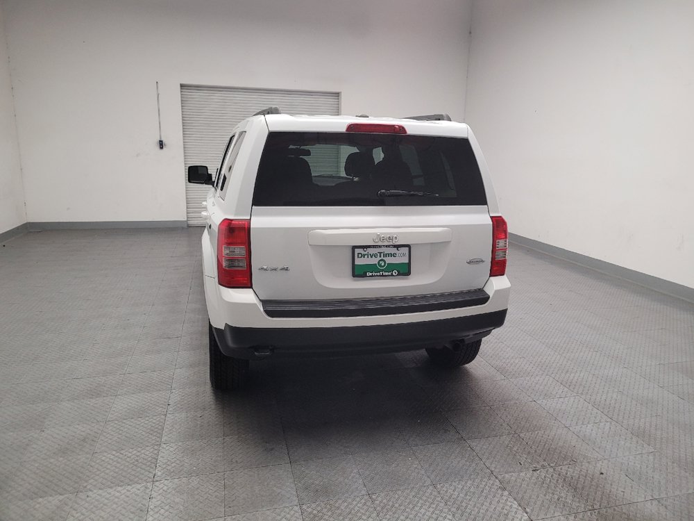 Used 2015 Jeep Patriot Latitude w/ All Weather Capability Group AWD/4WD image 6