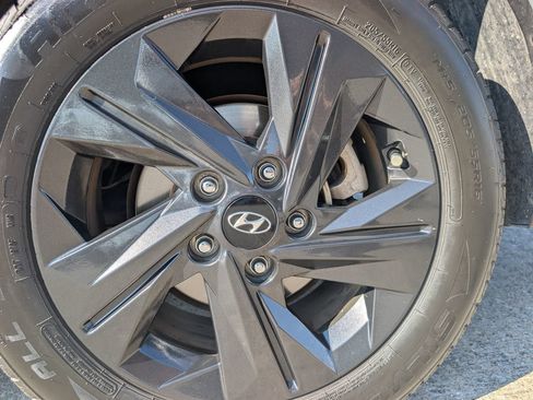 Used 2021 Hyundai Elantra SEL FWD image 7
