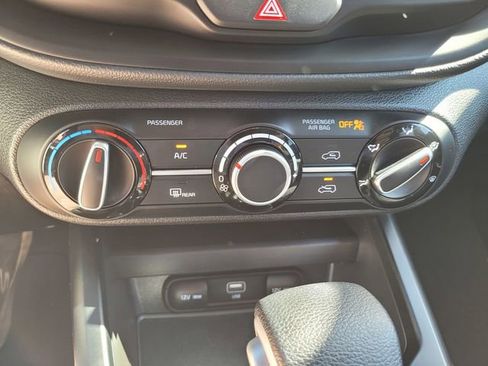 Used 2025 Kia Soul LX w/ LX Technology Package image 23