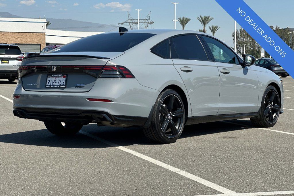 Used 2025 Honda Accord Sport image 4