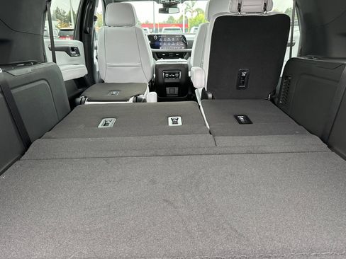 New 2026 Chevrolet Suburban Premier w/ Sun And Tow Package image 18