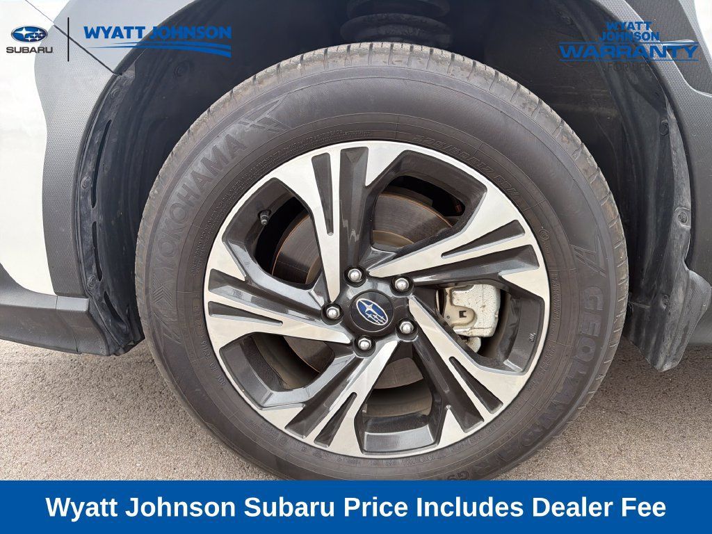 Used 2024 Subaru Crosstrek 2.0i Premium AWD/4WD image 3