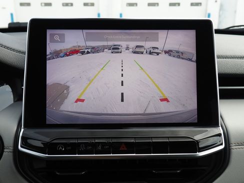 Used 2022 Jeep Compass Limited image 12