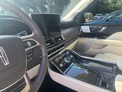 Certified 2024 Lincoln Navigator Black Label AWD/4WD image 8