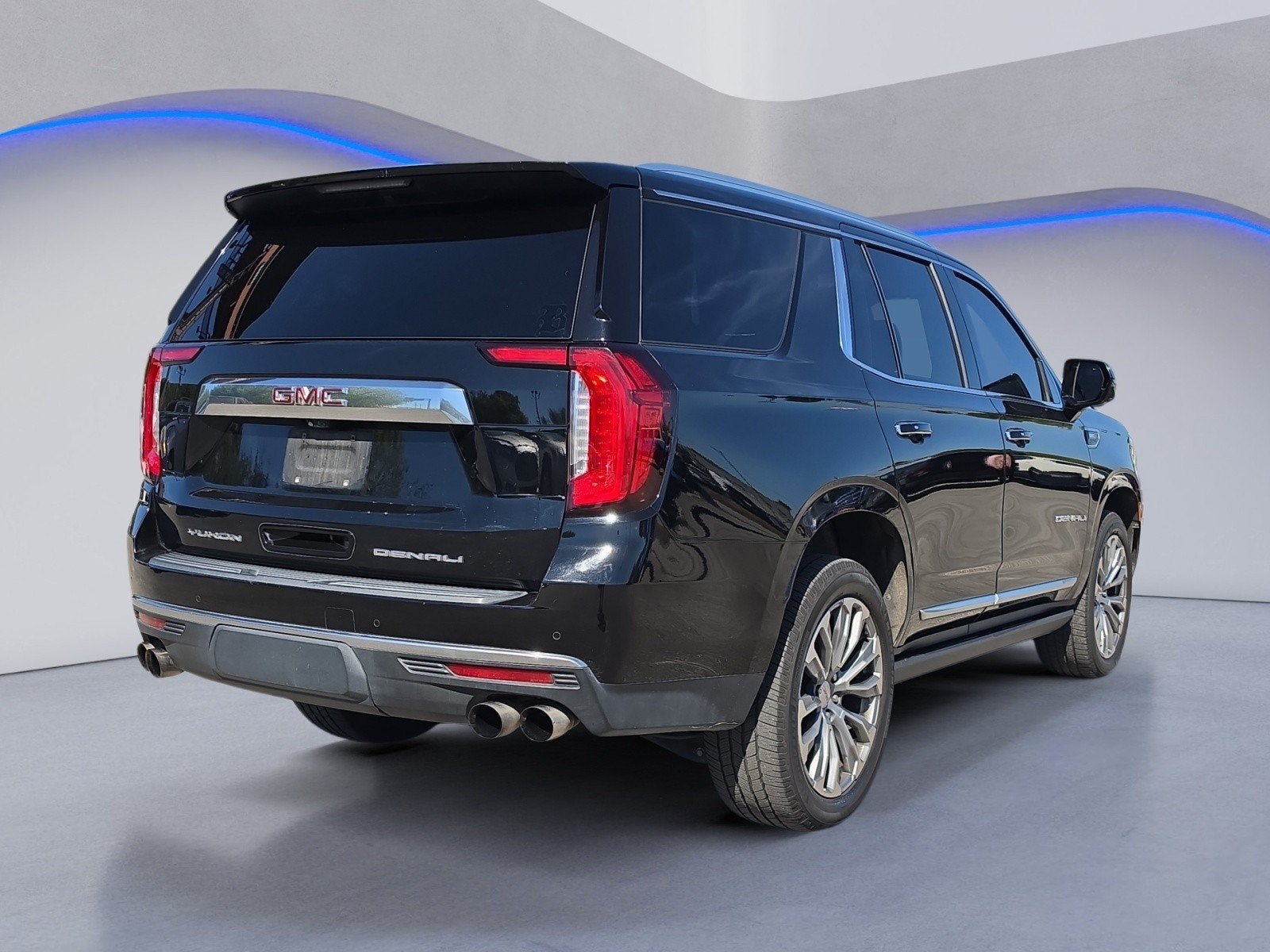 Used 2021 GMC Yukon Denali w/ Denali Premium Package AWD/4WD image 3