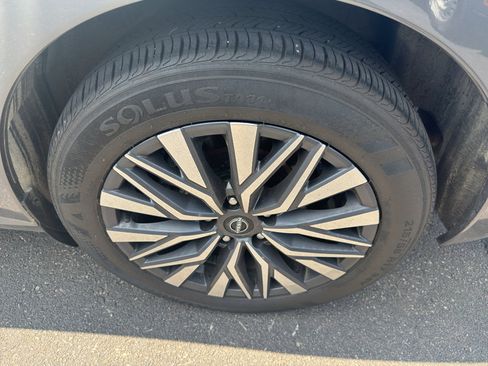 Used 2025 Nissan Altima 2.5 SV FWD image 5