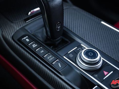 Used 2019 Maserati Levante Trofeo AWD/4WD image 20