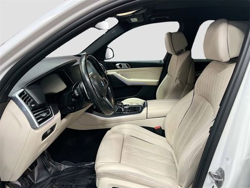 Used 2022 BMW X5 xDrive40i w/ M Sport Package image 21