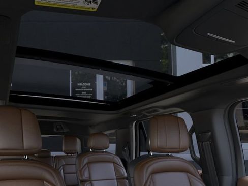 New 2026 Lincoln Navigator Reserve AWD/4WD image 22