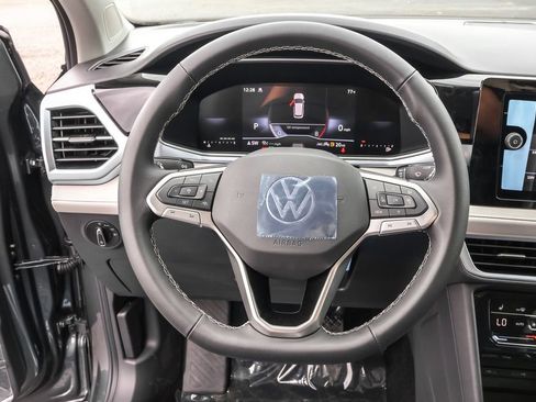 New 2025 Volkswagen Taos SE image 24