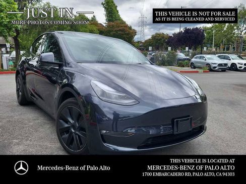 Used 2024 Tesla Model Y Long Range AWD/4WD image 1