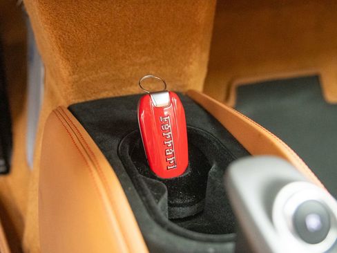 Used 2022 Ferrari F8 Tributo RWD image 22