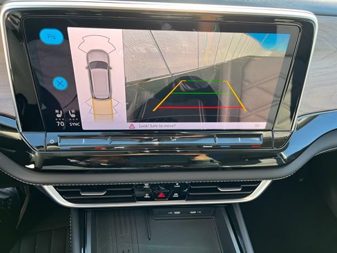 New 2026 Volkswagen Atlas SE image 18