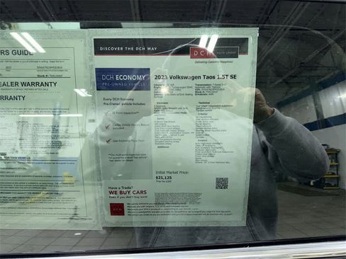 Used 2023 Volkswagen Taos SE w/ Panoramic Sunroof Package image 13