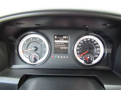 Used 2016 RAM 1500 Classic SLT AWD/4WD image 11