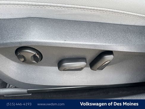 Certified 2024 Volkswagen Taos SE image 24