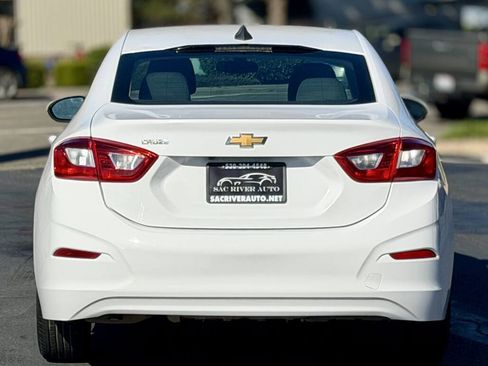 Used 2017 Chevrolet Cruze LS image 5