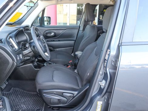 Used 2023 Jeep Renegade Latitude image 7
